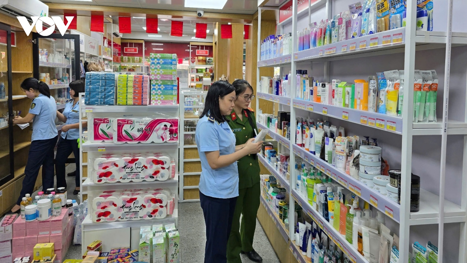 Tiêu hủy gần 150 lít rượu sâm không rõ nguồn gốc xuất xứ